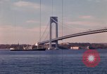 Immagine di Ponte di Verrazzano Brooklyn New York City USA, 1965, secondo 58 filmato di repertorio 65675033336