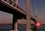 Immagine di Ponte di Verrazzano Staten Island New York USA, 1965, secondo 3 filmato di repertorio 65675033337