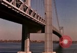 Immagine di Ponte di Verrazzano Staten Island New York USA, 1965, secondo 8 filmato di repertorio 65675033337