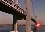Immagine di Ponte di Verrazzano Staten Island New York USA, 1965, secondo 10 filmato di repertorio 65675033337