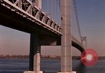 Immagine di Ponte di Verrazzano Staten Island New York USA, 1965, secondo 17 filmato di repertorio 65675033337