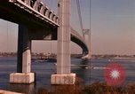 Immagine di Ponte di Verrazzano Staten Island New York USA, 1965, secondo 29 filmato di repertorio 65675033337