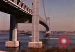 Immagine di Ponte di Verrazzano Staten Island New York USA, 1965, secondo 30 filmato di repertorio 65675033337