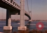 Immagine di Ponte di Verrazzano Staten Island New York USA, 1965, secondo 31 filmato di repertorio 65675033337