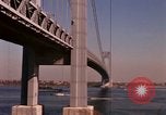 Immagine di Ponte di Verrazzano Staten Island New York USA, 1965, secondo 34 filmato di repertorio 65675033337