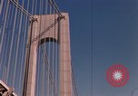 Immagine di Ponte di Verrazzano Staten Island New York USA, 1965, secondo 43 filmato di repertorio 65675033337