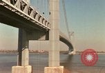 Immagine di Ponte di Verrazzano Staten Island New York USA, 1965, secondo 55 filmato di repertorio 65675033337