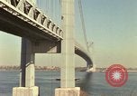 Immagine di Ponte di Verrazzano Staten Island New York USA, 1965, secondo 57 filmato di repertorio 65675033337