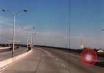 Standbild verrazzano-Brücke New York City USA, 1965, aus Sekunde 46 historischem Filmmaterial Videoclip 65675033338