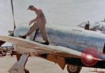 Standbild P-47N Thunderbolts der 464th Fighter Squadron Ryukyu Inseln, 1945, aus Sekunde 4 historischem Filmmaterial Videoclip 65675033358