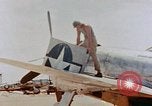 Standbild P-47N Thunderbolts der 464th Fighter Squadron Ryukyu Inseln, 1945, aus Sekunde 14 historischem Filmmaterial Videoclip 65675033358