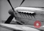 Standbild Betankung von Flugzeugen Korea, 1951, aus Sekunde 49 historischem Filmmaterial Videoclip 65675033386