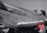 Standbild Betankung von Flugzeugen Korea, 1951, aus Sekunde 60 historischem Filmmaterial Videoclip 65675033386