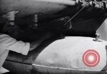 Standbild 110 Gallone ZUSAtzkraftstofftanks Korea, 1951, aus Sekunde 21 historischem Filmmaterial Videoclip 65675033387