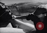 Standbild 110 Gallone ZUSAtzkraftstofftanks Korea, 1951, aus Sekunde 25 historischem Filmmaterial Videoclip 65675033387