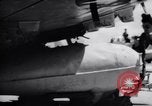 Standbild 110 Gallone ZUSAtzkraftstofftanks Korea, 1951, aus Sekunde 40 historischem Filmmaterial Videoclip 65675033387