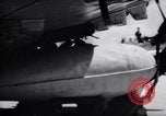 Standbild 110 Gallone ZUSAtzkraftstofftanks Korea, 1951, aus Sekunde 42 historischem Filmmaterial Videoclip 65675033387