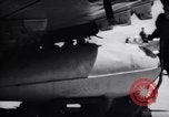 Standbild 110 Gallone ZUSAtzkraftstofftanks Korea, 1951, aus Sekunde 43 historischem Filmmaterial Videoclip 65675033387