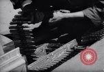 Standbild Laden von F-51 guns Korea, 1951, aus Sekunde 17 historischem Filmmaterial Videoclip 65675033388
