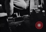 Standbild Laden von F-51 guns Korea, 1951, aus Sekunde 20 historischem Filmmaterial Videoclip 65675033388