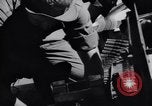 Standbild Laden von F-51 guns Korea, 1951, aus Sekunde 27 historischem Filmmaterial Videoclip 65675033388