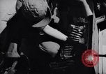 Standbild Laden von F-51 guns Korea, 1951, aus Sekunde 35 historischem Filmmaterial Videoclip 65675033388