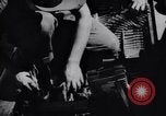 Standbild Laden von F-51 guns Korea, 1951, aus Sekunde 37 historischem Filmmaterial Videoclip 65675033388