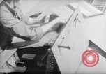 Standbild Laden von F-51 guns Korea, 1951, aus Sekunde 42 historischem Filmmaterial Videoclip 65675033388