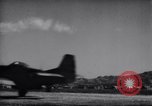 Immagine di Equipaggio a terra i membri del xviii bombardiere Fighter Wing Corea, 1951, secondo 28 filmato di repertorio 65675033391