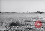 Immagine di Equipaggio a terra i membri del xviii bombardiere Fighter Wing Corea, 1951, secondo 41 filmato di repertorio 65675033391