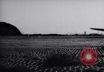 Immagine di Equipaggio a terra i membri del xviii bombardiere Fighter Wing Corea, 1951, secondo 44 filmato di repertorio 65675033391