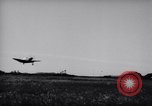 Immagine di Equipaggio a terra i membri del xviii bombardiere Fighter Wing Corea, 1951, secondo 59 filmato di repertorio 65675033391
