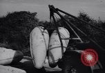 Image de bombes au napalm Corée, 1951, de la seconde 27 séquences d'archives historiques vidéo 65675033392