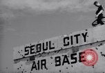 Standbild 18 Fighter Bomber Wing Korea, 1951, aus Sekunde 40 historischem Filmmaterial Videoclip 65675033396