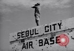 Standbild 18 Fighter Bomber Wing Korea, 1951, aus Sekunde 45 historischem Filmmaterial Videoclip 65675033396