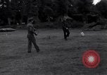 Standbild Jagdflieger des 9 Air Force Criqueville Frankreich, 1944, aus Sekunde 20 historischem Filmmaterial Videoclip 65675033411