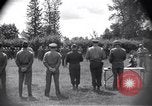 Standbild Generalleutnant Brereton schmückt Fliers Criqueville Frankreich, 1944, aus Sekunde 11 historischem Filmmaterial Videoclip 65675033412