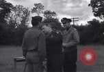 Standbild Generalleutnant Brereton schmückt Fliers Criqueville Frankreich, 1944, aus Sekunde 34 historischem Filmmaterial Videoclip 65675033412