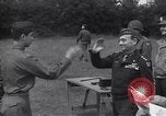 Standbild Generalleutnant Brereton schmückt Fliers Criqueville Frankreich, 1944, aus Sekunde 51 historischem Filmmaterial Videoclip 65675033412