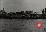 Immagine di Distrutto le navi Pearl Harbor Hawaii USA, 1942, secondo 4 filmato di repertorio 65675033415