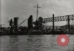 Immagine di Distrutto le navi Pearl Harbor Hawaii USA, 1942, secondo 14 filmato di repertorio 65675033415