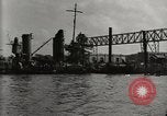 Immagine di Distrutto le navi Pearl Harbor Hawaii USA, 1942, secondo 15 filmato di repertorio 65675033415