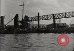 Immagine di Distrutto le navi Pearl Harbor Hawaii USA, 1942, secondo 17 filmato di repertorio 65675033415