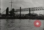 Immagine di Distrutto le navi Pearl Harbor Hawaii USA, 1942, secondo 18 filmato di repertorio 65675033415