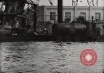 Immagine di Distrutto le navi Pearl Harbor Hawaii USA, 1942, secondo 38 filmato di repertorio 65675033415