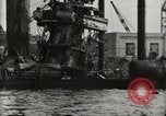 Immagine di Distrutto le navi Pearl Harbor Hawaii USA, 1942, secondo 39 filmato di repertorio 65675033415