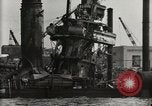 Immagine di Distrutto le navi Pearl Harbor Hawaii USA, 1942, secondo 40 filmato di repertorio 65675033415