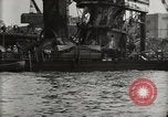 Immagine di Distrutto le navi Pearl Harbor Hawaii USA, 1942, secondo 41 filmato di repertorio 65675033415