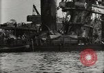 Immagine di Distrutto le navi Pearl Harbor Hawaii USA, 1942, secondo 42 filmato di repertorio 65675033415
