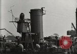 Immagine di Distrutto le navi Pearl Harbor Hawaii USA, 1942, secondo 46 filmato di repertorio 65675033415